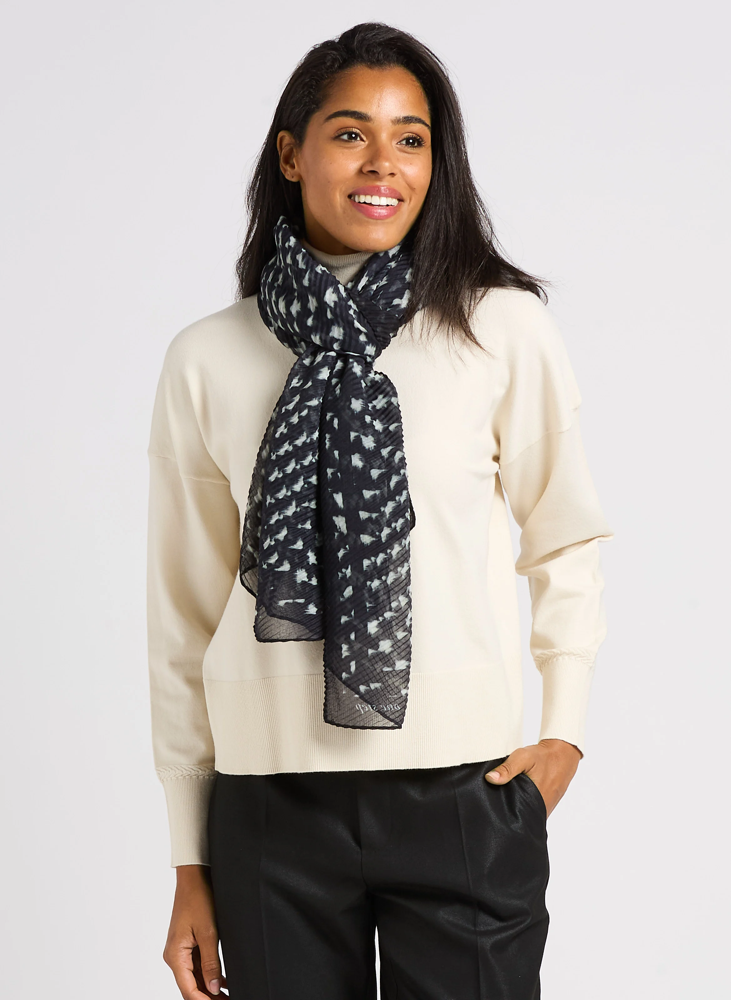 AELIS - Foulard à motif plissé | Noir