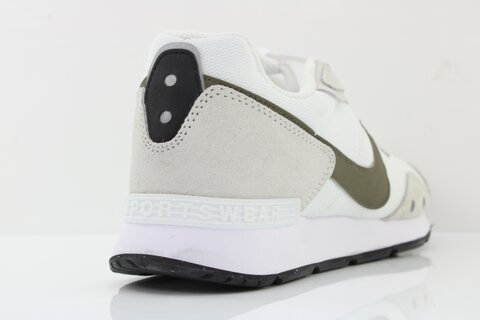 Nike Sneaker
