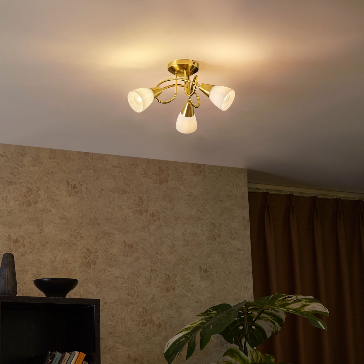 Klassieke plafondlamp goud met opaal glas 3-lichts - Inez