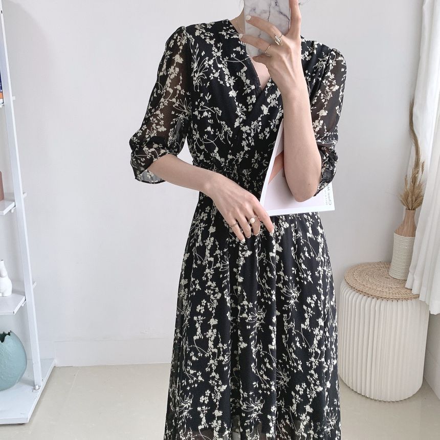 Cassidy - A-lijn midi-jurk met bloemenprint en elleboogmouwen