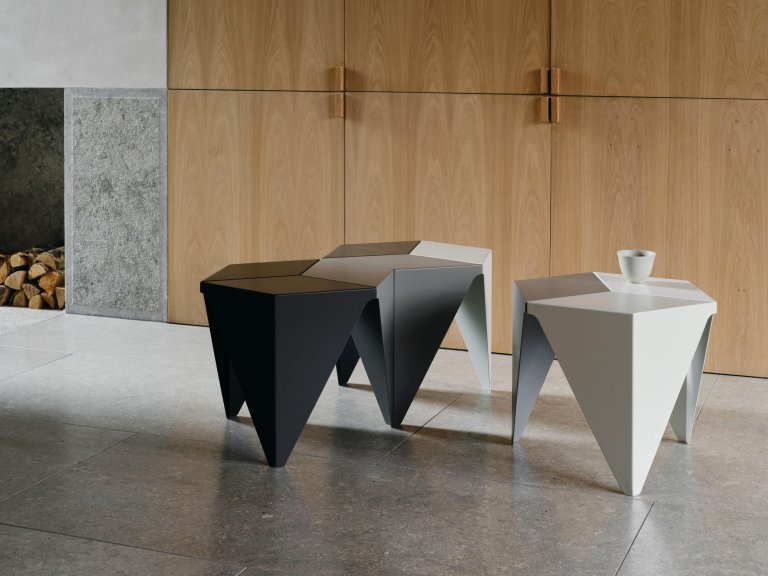 Vitra Prismatic bijzettafel donkergrijs