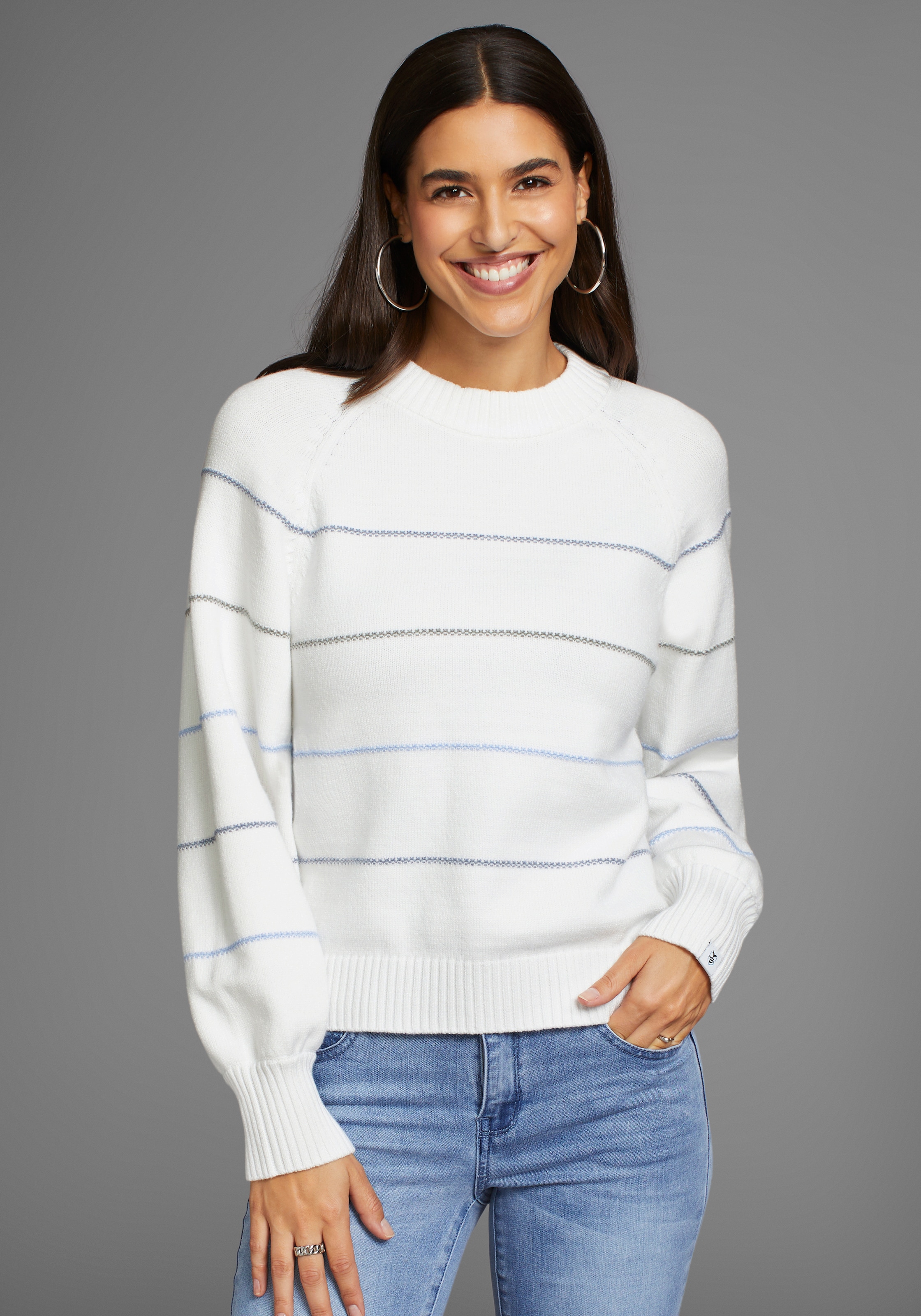 DELMAO Strickpullover mit zarten Streifen und Rundhals