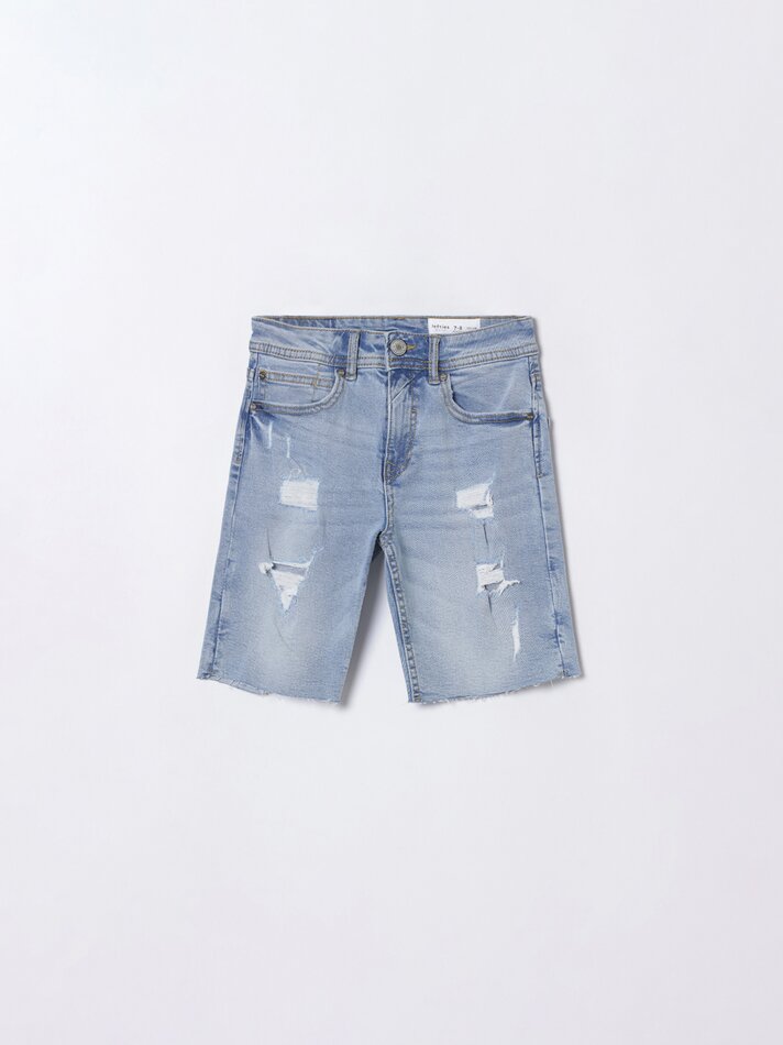 Bermuda jeans com rasgos - Azul claro