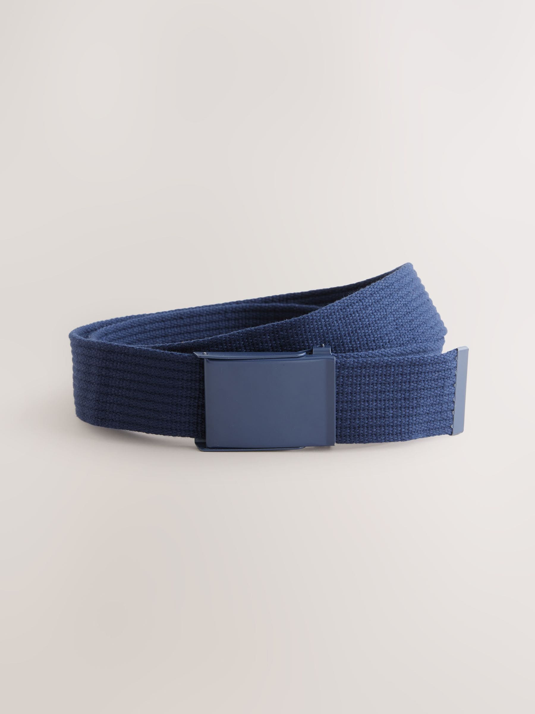 Marineblauw - Korte cargobroek met ceintuur van ripstop
