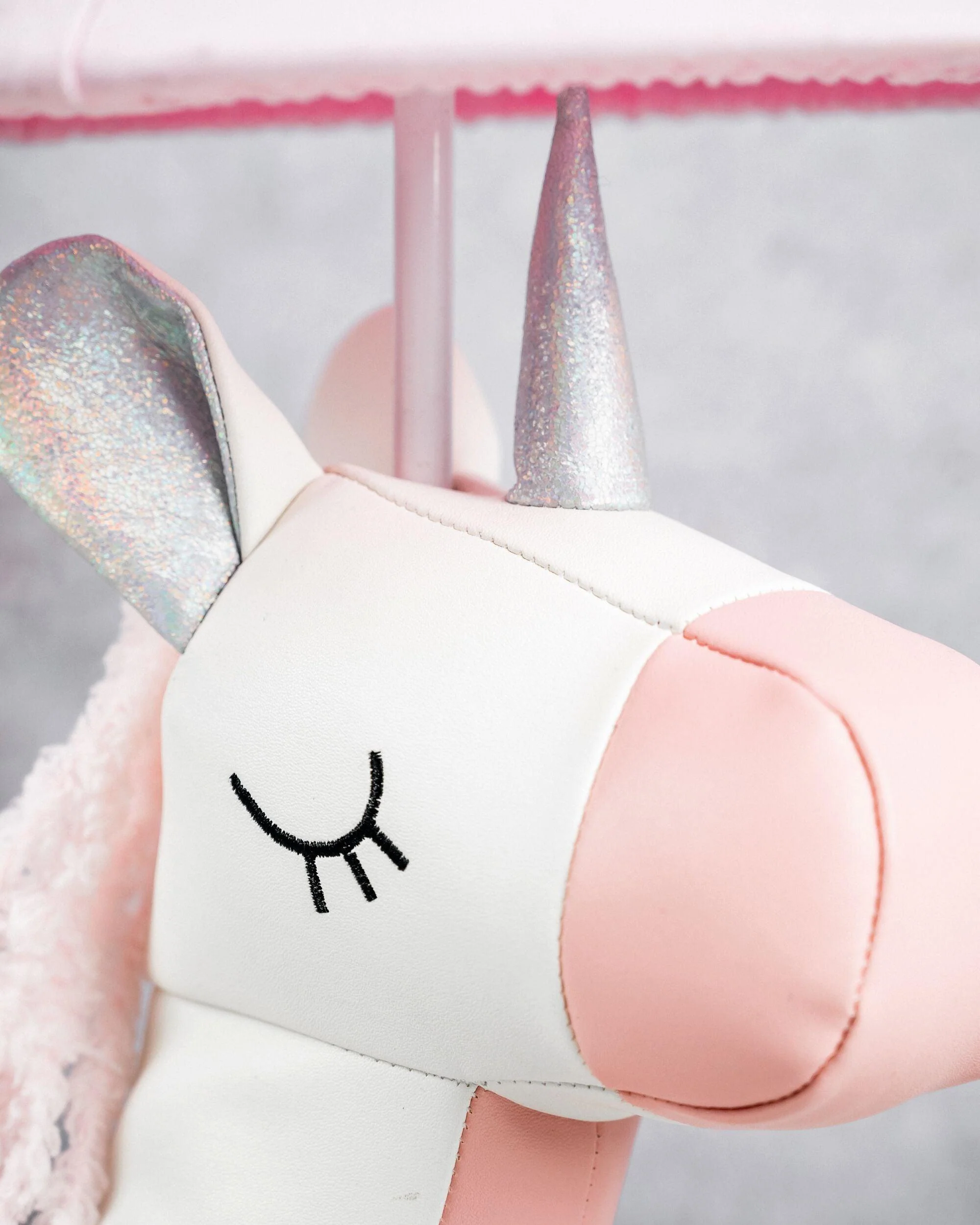 Design Tischleuchte LED Nachttisch Lampe Kinderzimmer Stofftier Deko Beleuchtung (HL10006) - Elsa das Einhorn