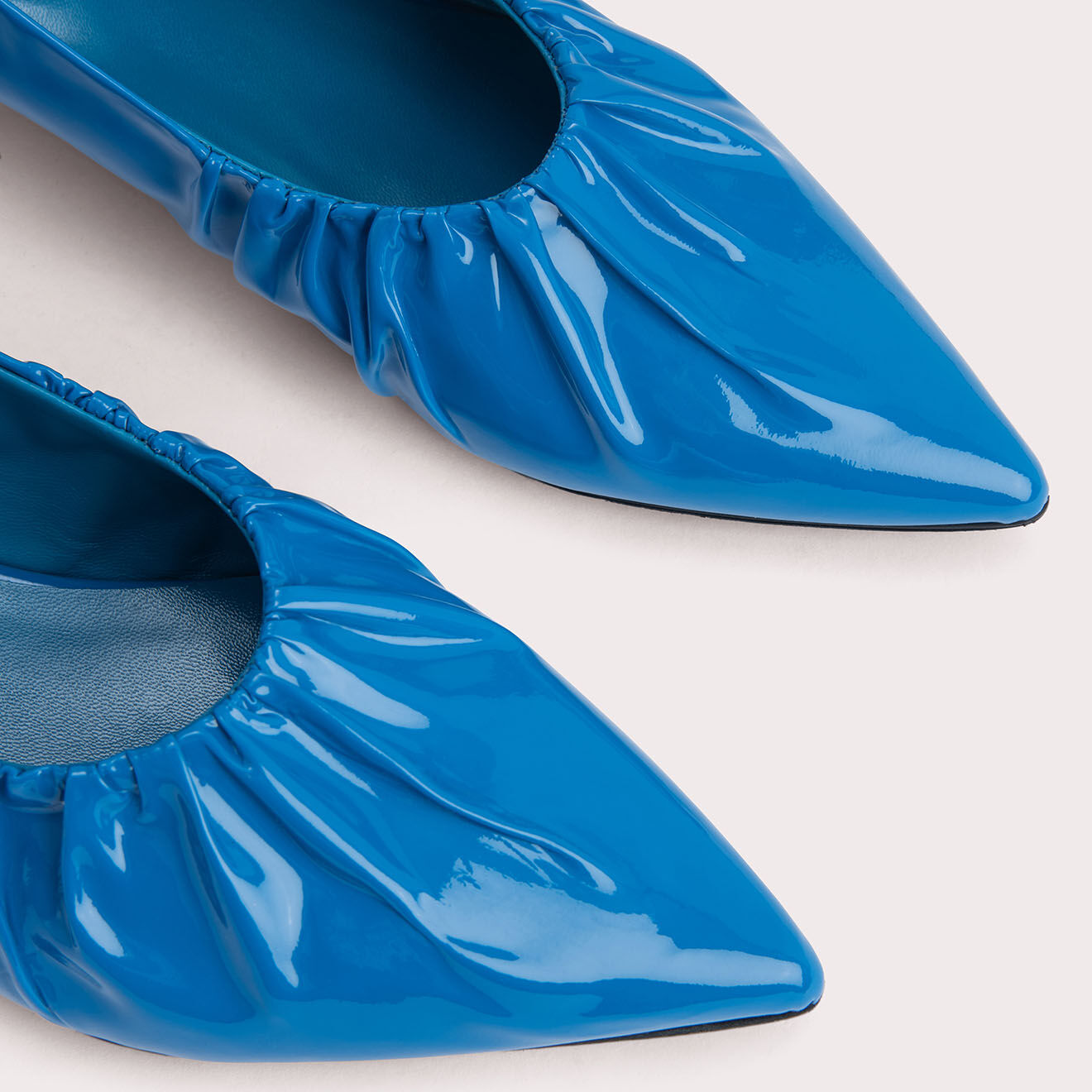 By Far Ballerines en Cuir verni Regina bleues