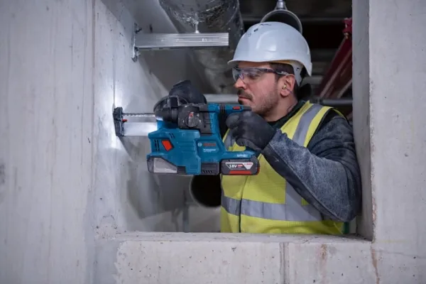 Bosch AKKUBOREHAMMER GBH 18V-21 SOLO L-BOXX - SOLO
