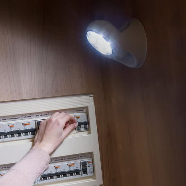 LED-lampe med bevegelsessensor - Batteridrevet