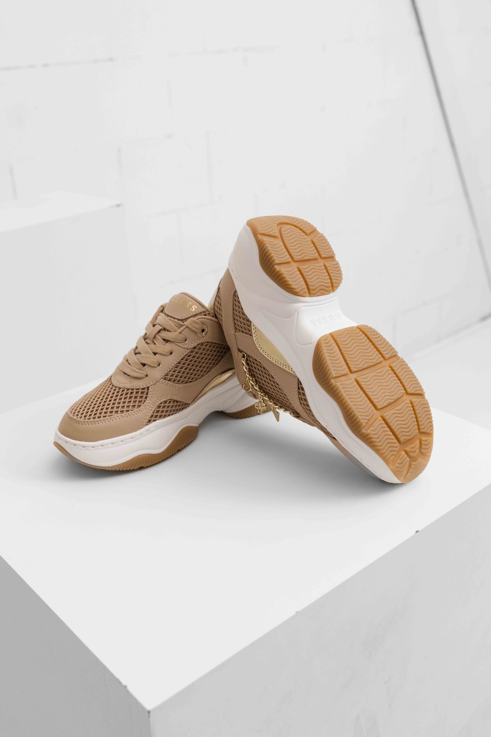 Guess Runner Sneakers Dames Bruin