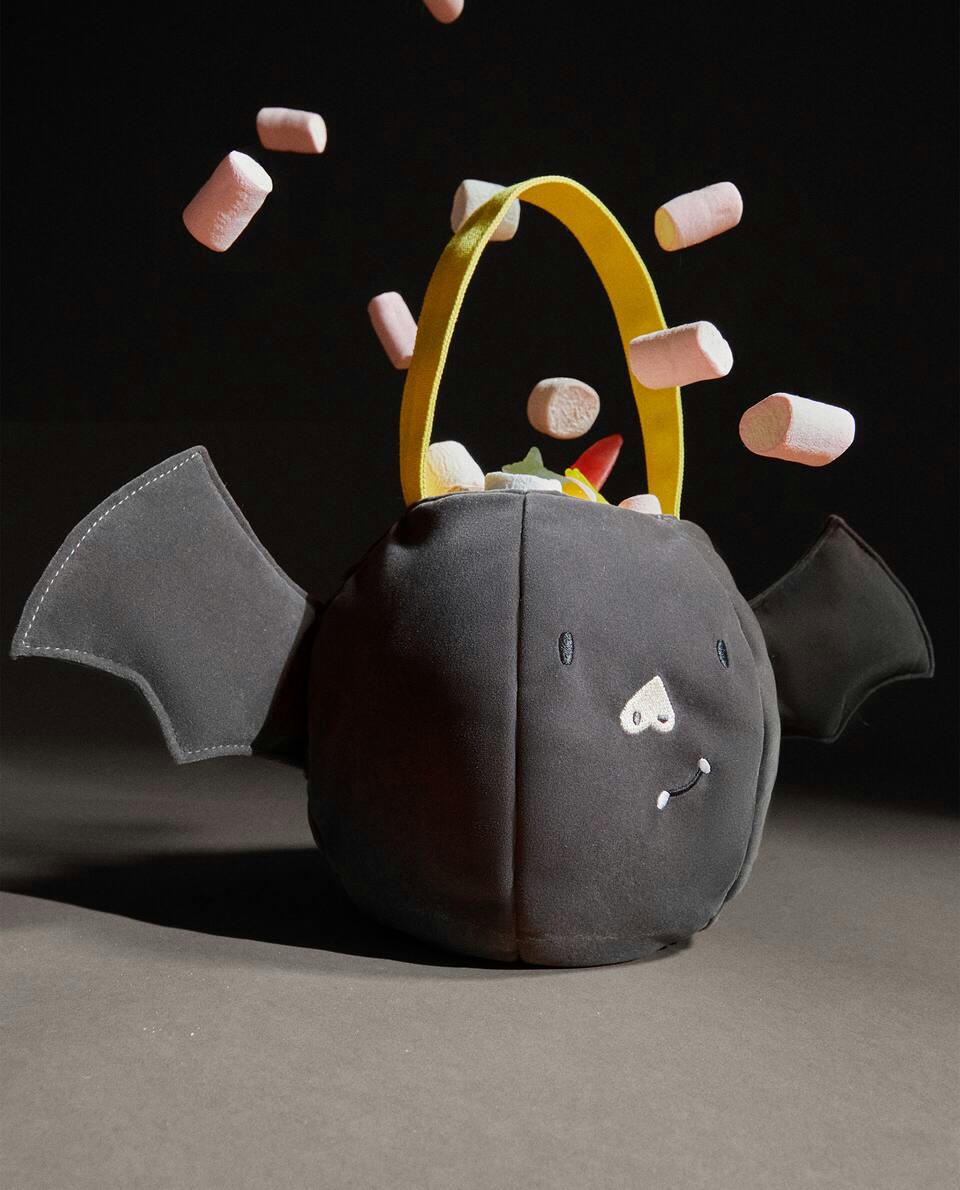 SACOLA DE DOCES DE MORCEGO PARA CRIANÇAS NO HALLOWEEN