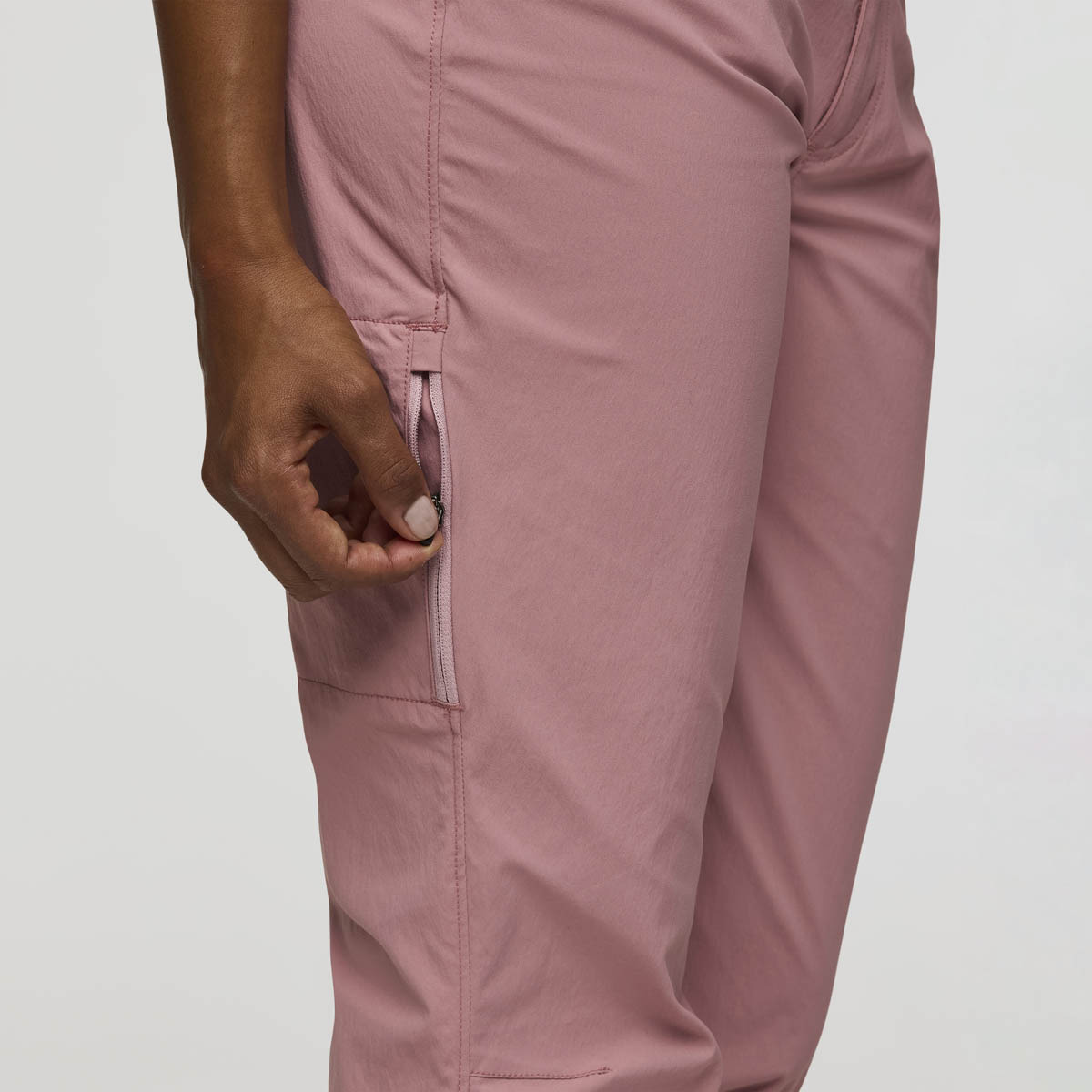 W Coraje Tech Pant
