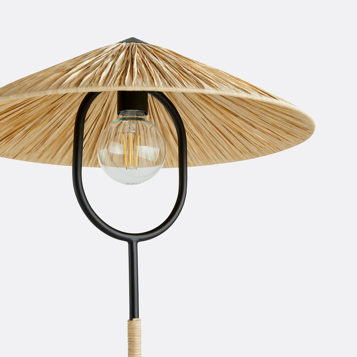 MAMA SHELTER X LA REDOUTE INTERIEURS<br>Luminária de chão em ferro e ráfia, Sr. Tanguy