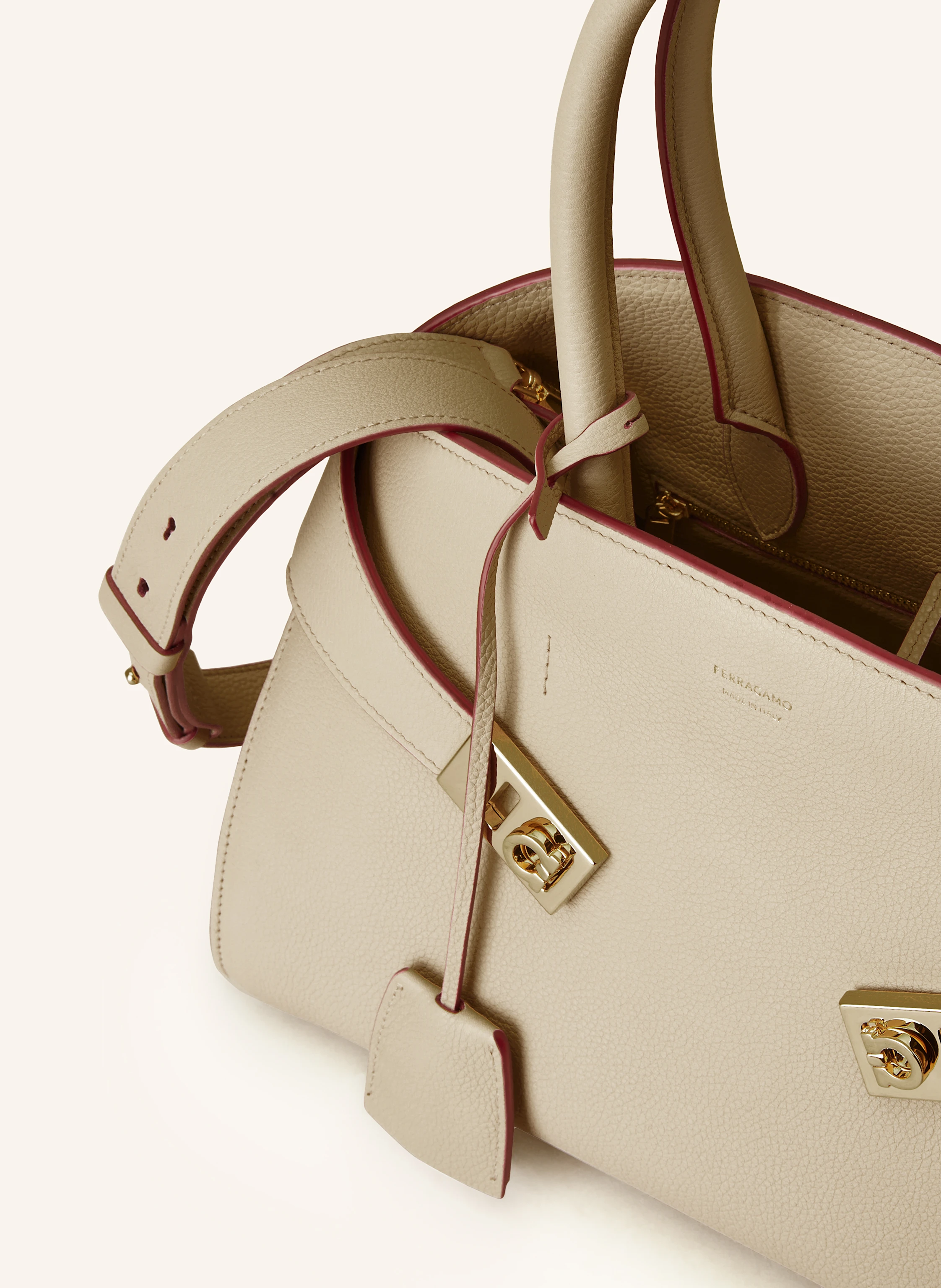 FERRAGAMO Handtasche HUG