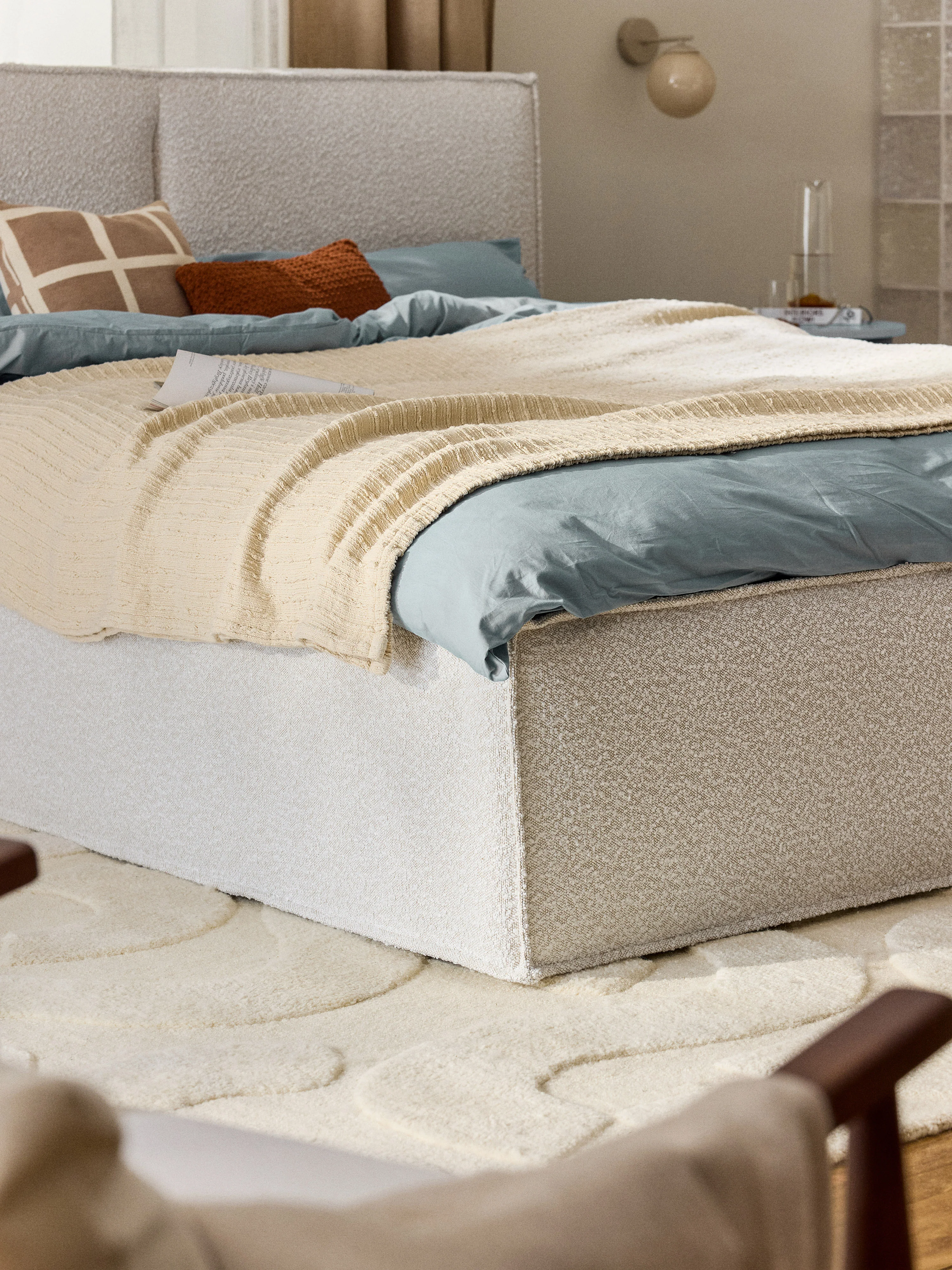 Bouclé gestoffeerd bed Dream met opbergruimte