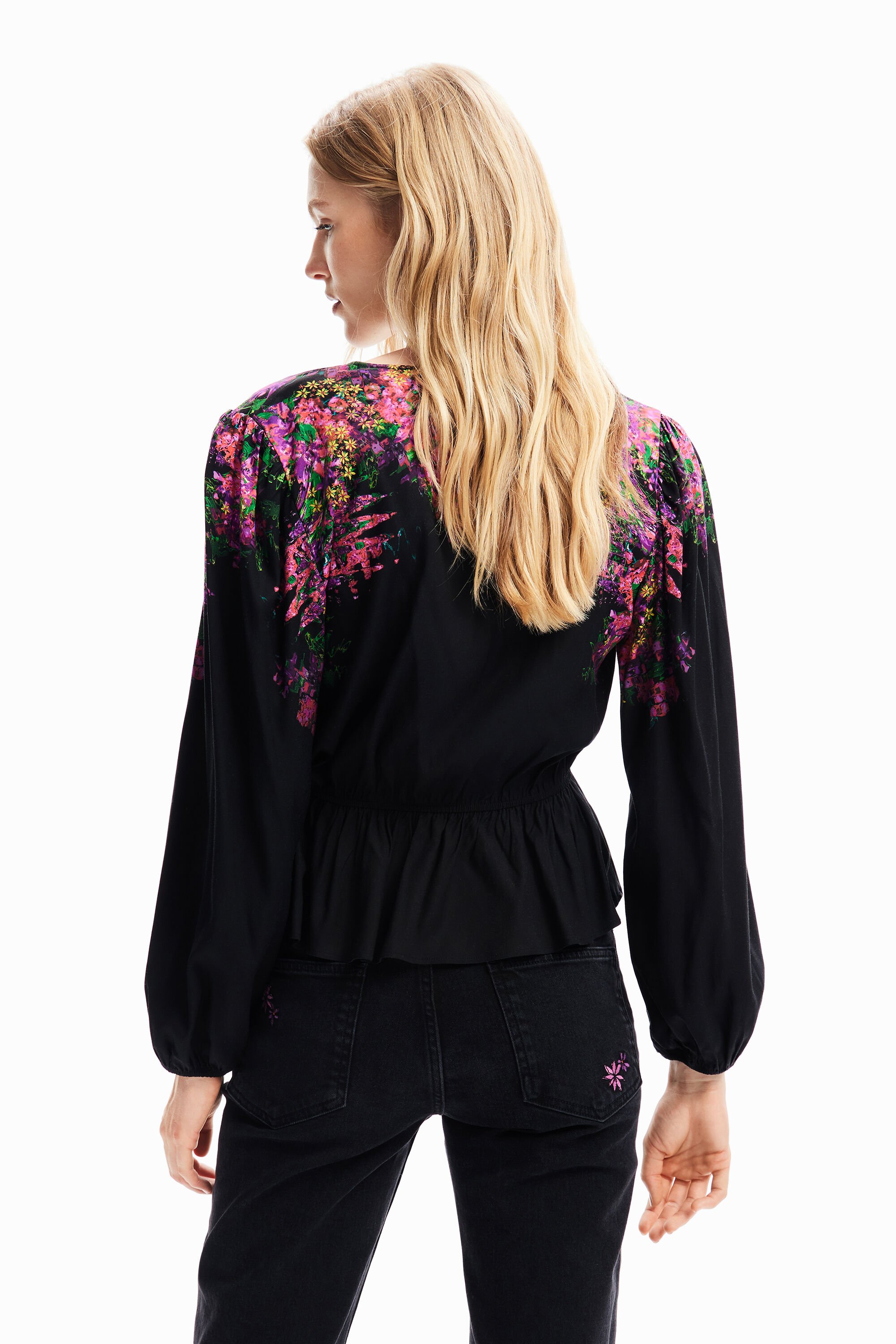 Blouse croisée fleurie numérique