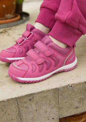 Viking Cascade 2V Mid GTX Sneakers, Plum