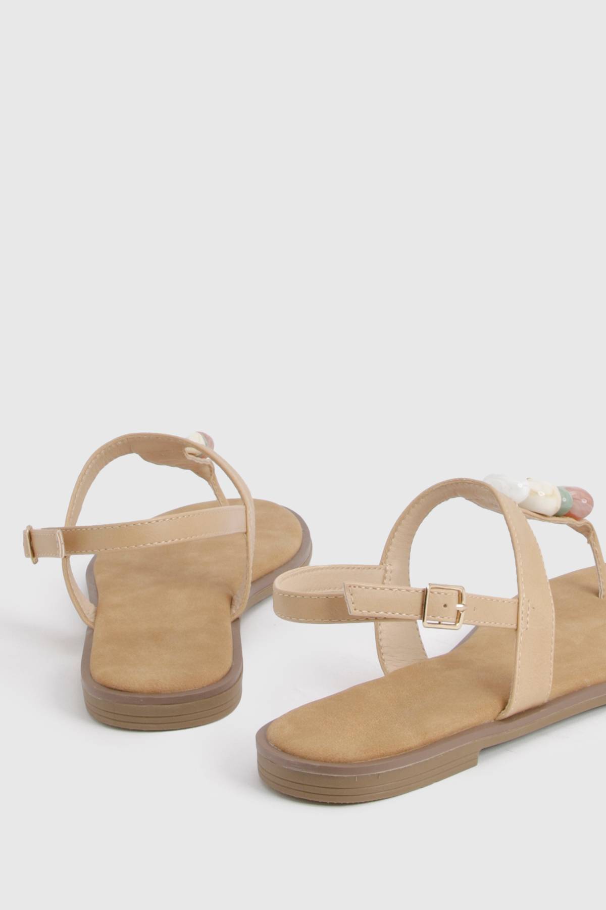 boohoo Sandales À Entredoigt Ornées De Perles