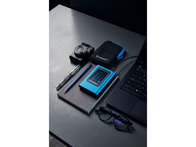 Kingston Externe SSD IronKey Vault Privacy 80 1920 GB Externe Solid State Drive (SSD), FIPS 197-zertifiziert und XTS-AES 256-Bit-verschlüsselt