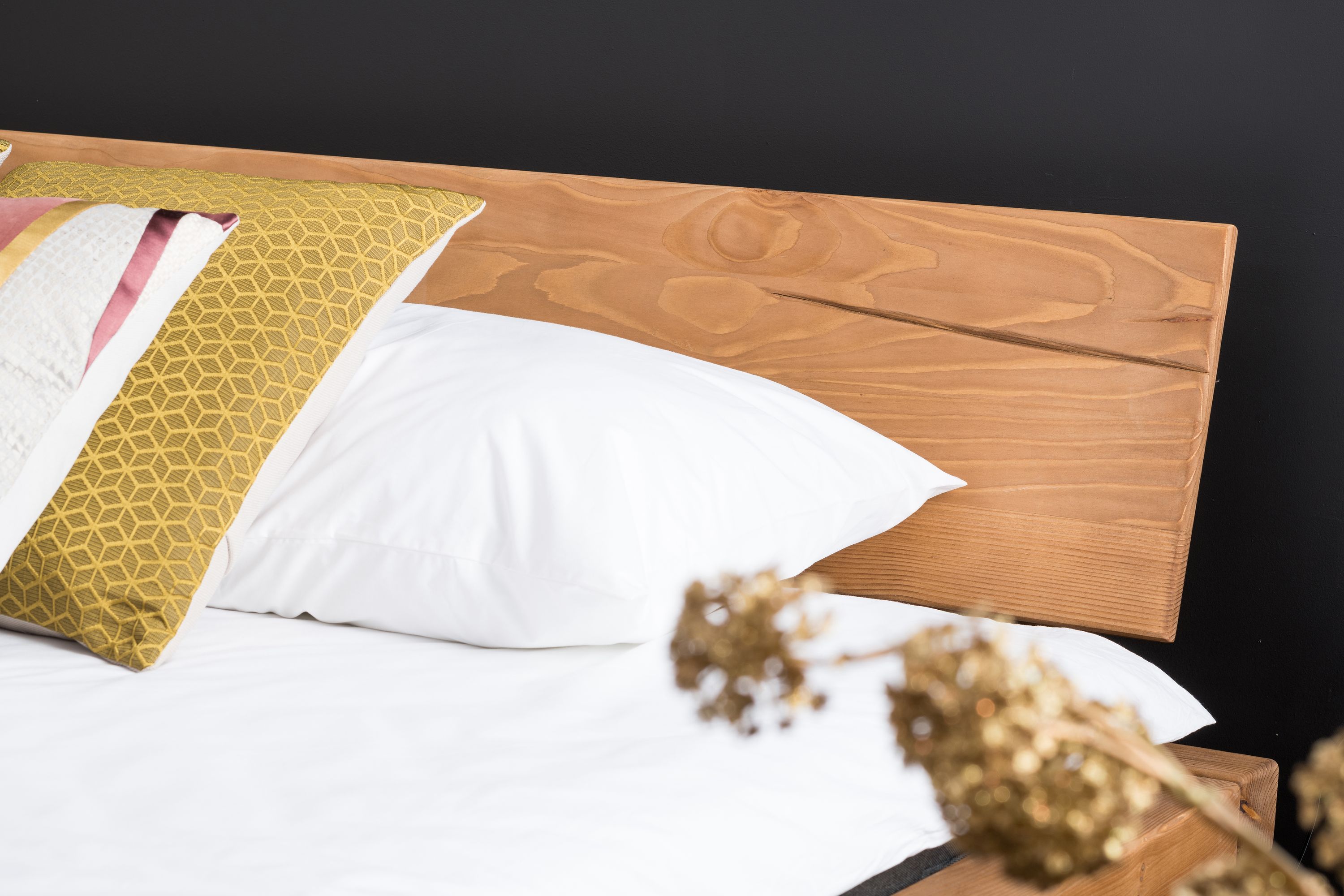 Balkenbett 140 x 200cm Massivholz Bettgestell Doppelbett Ehebett Bettrahmen