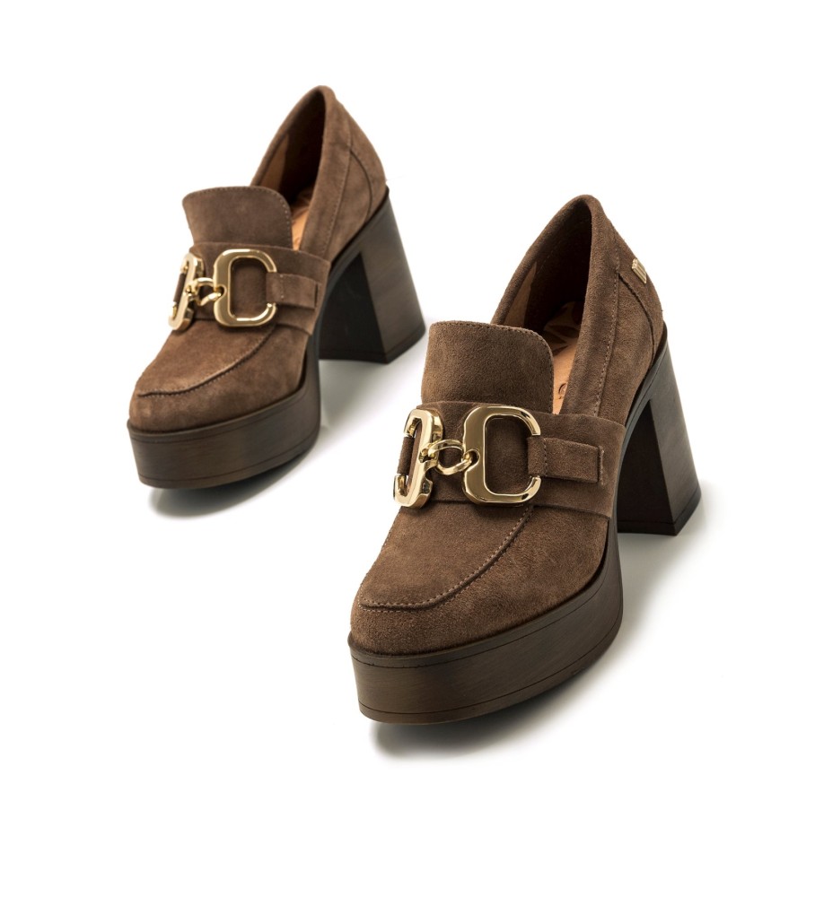 Sapatos de couro marrom Mustang anos sessenta