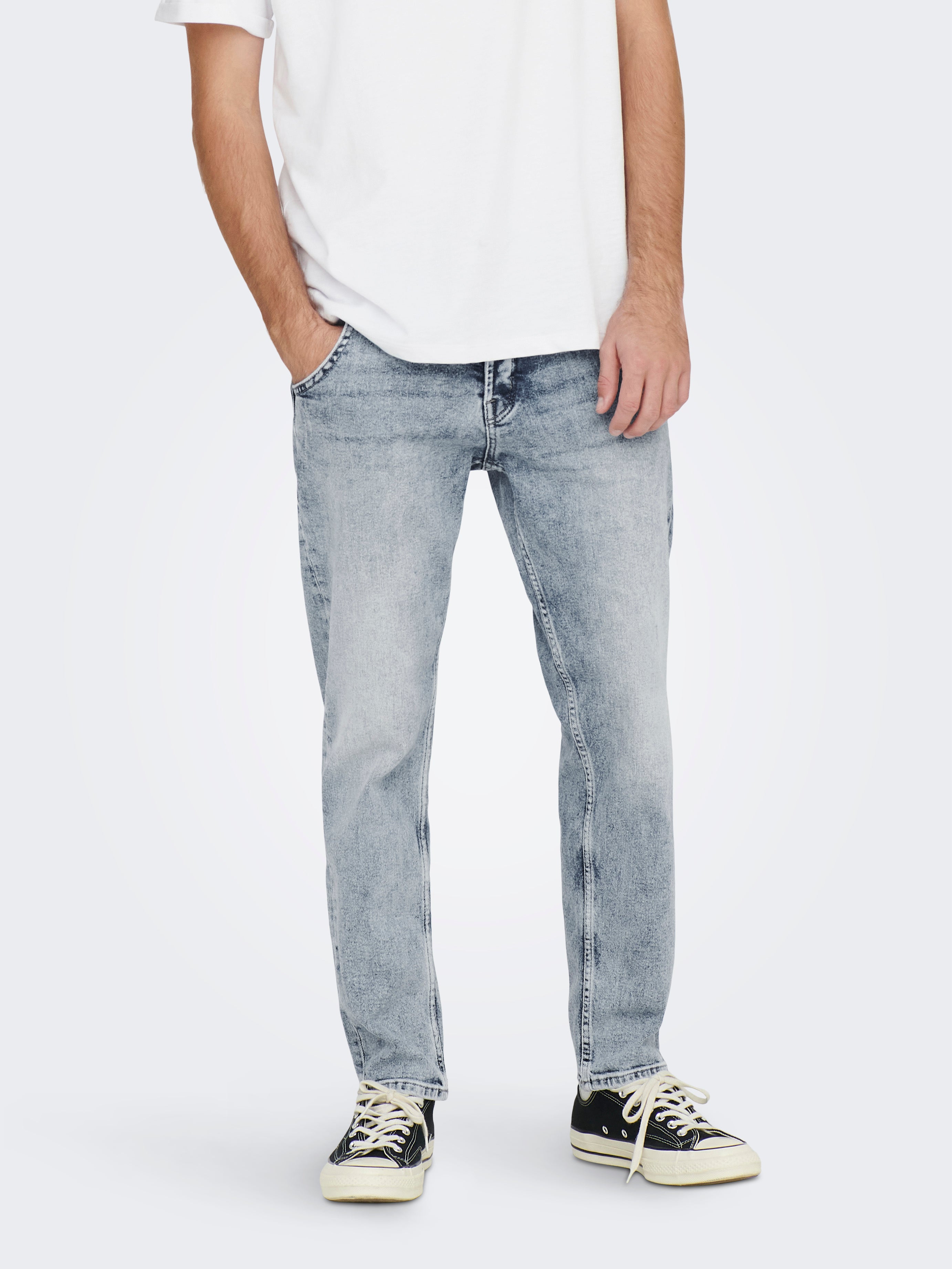 ONSAVI Niedrige Taille Verjüngt Jeans Blue Denim