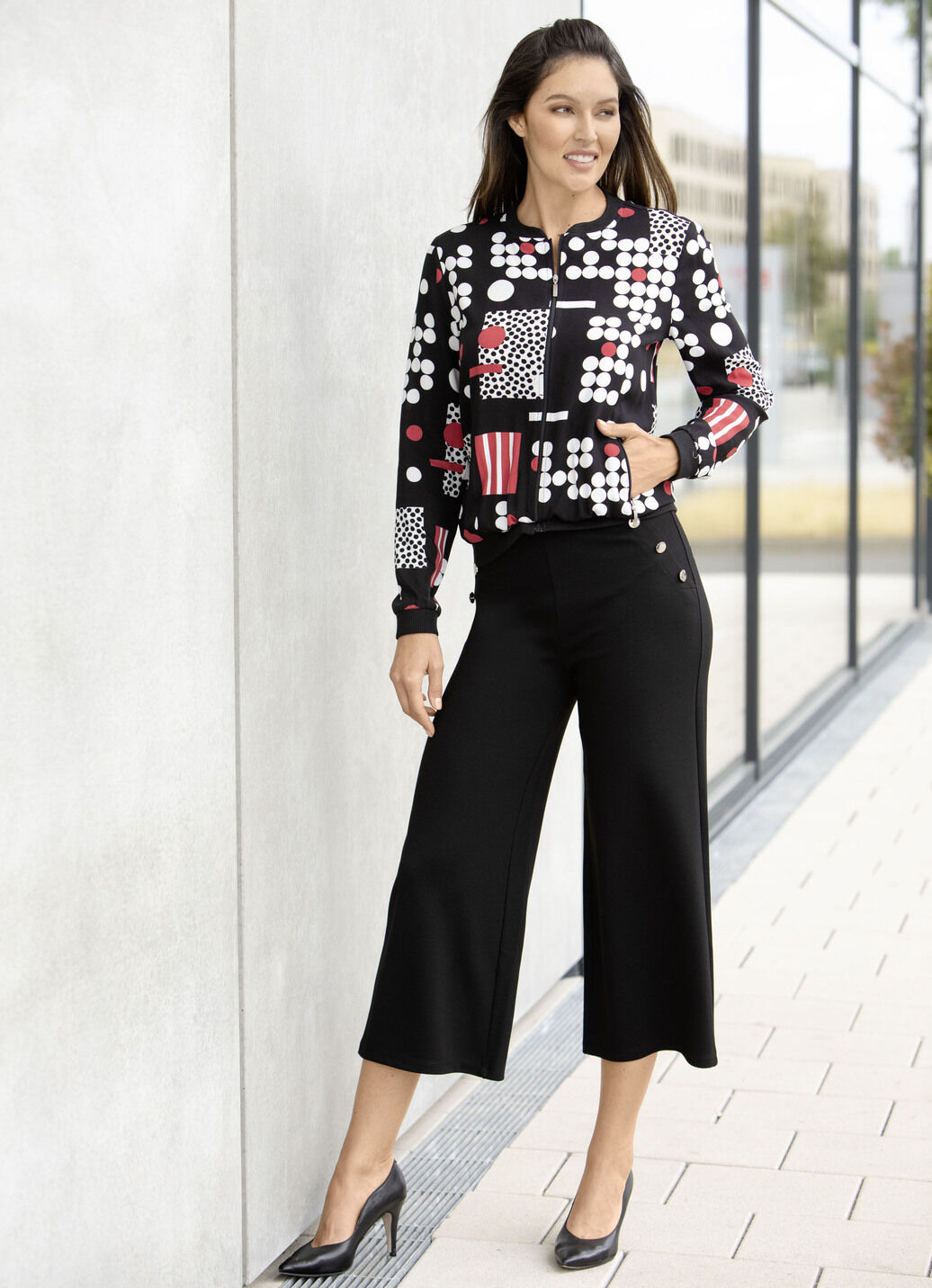 Culotte mit Zierknöpfen