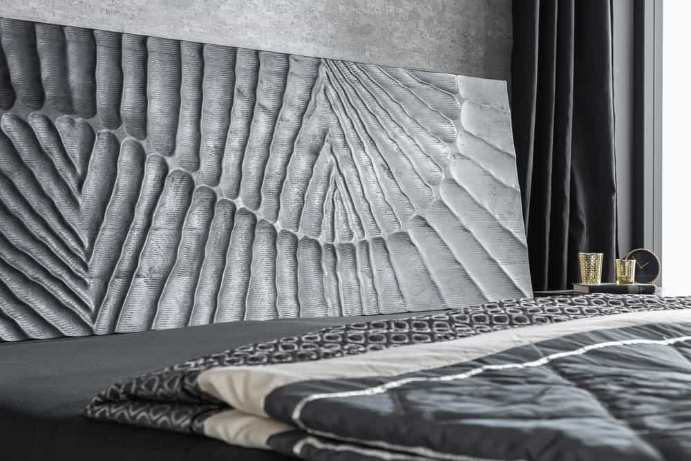 Design Bett SCORPION 180x200cm schwarz Mangoholz 3D Schnitzerei Massivholz Doppelbett