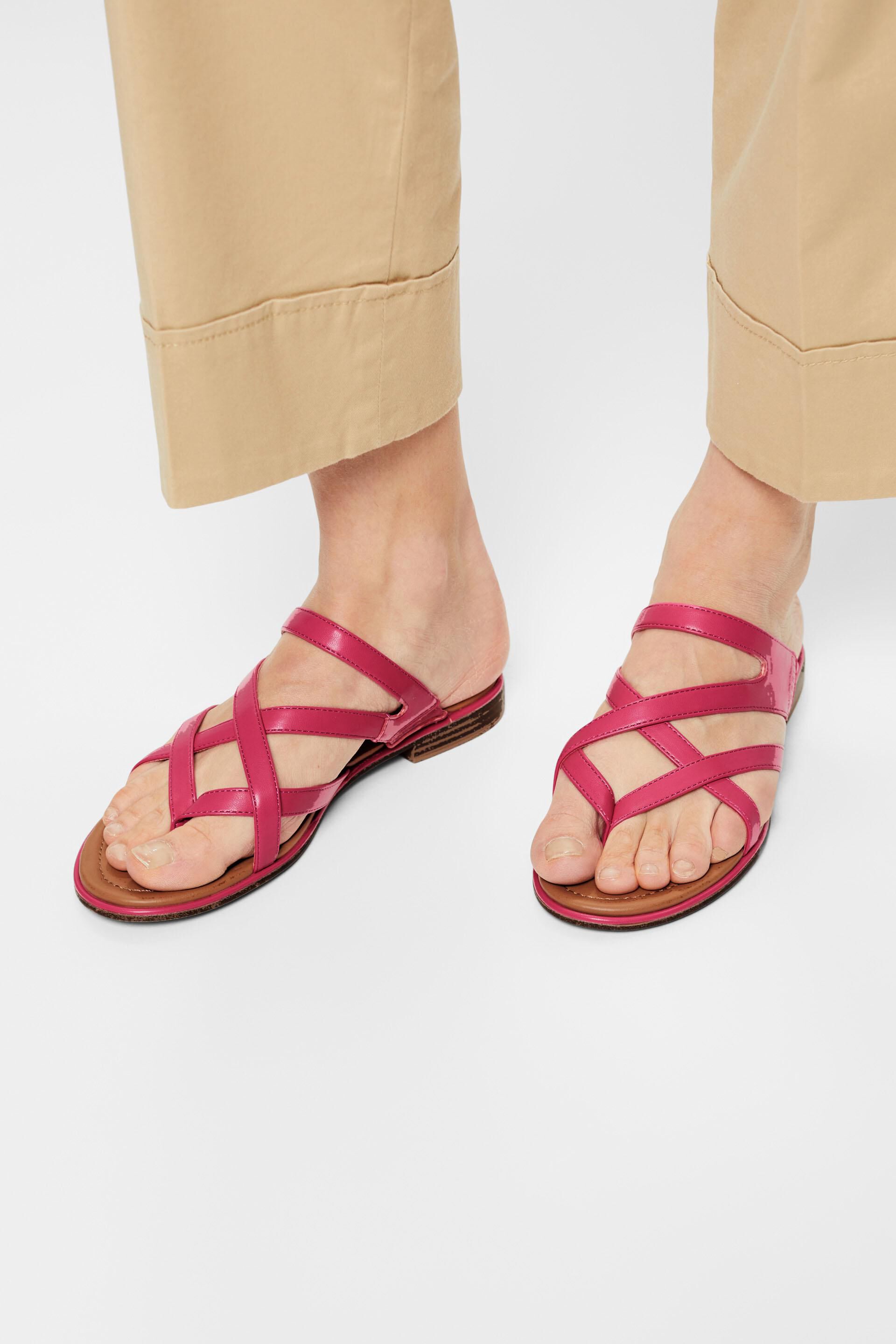 Sandales à petites brides croisées