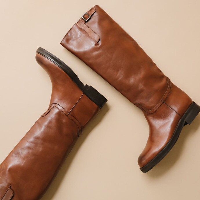 Bottes à boucles argentées  en cuir cognac
