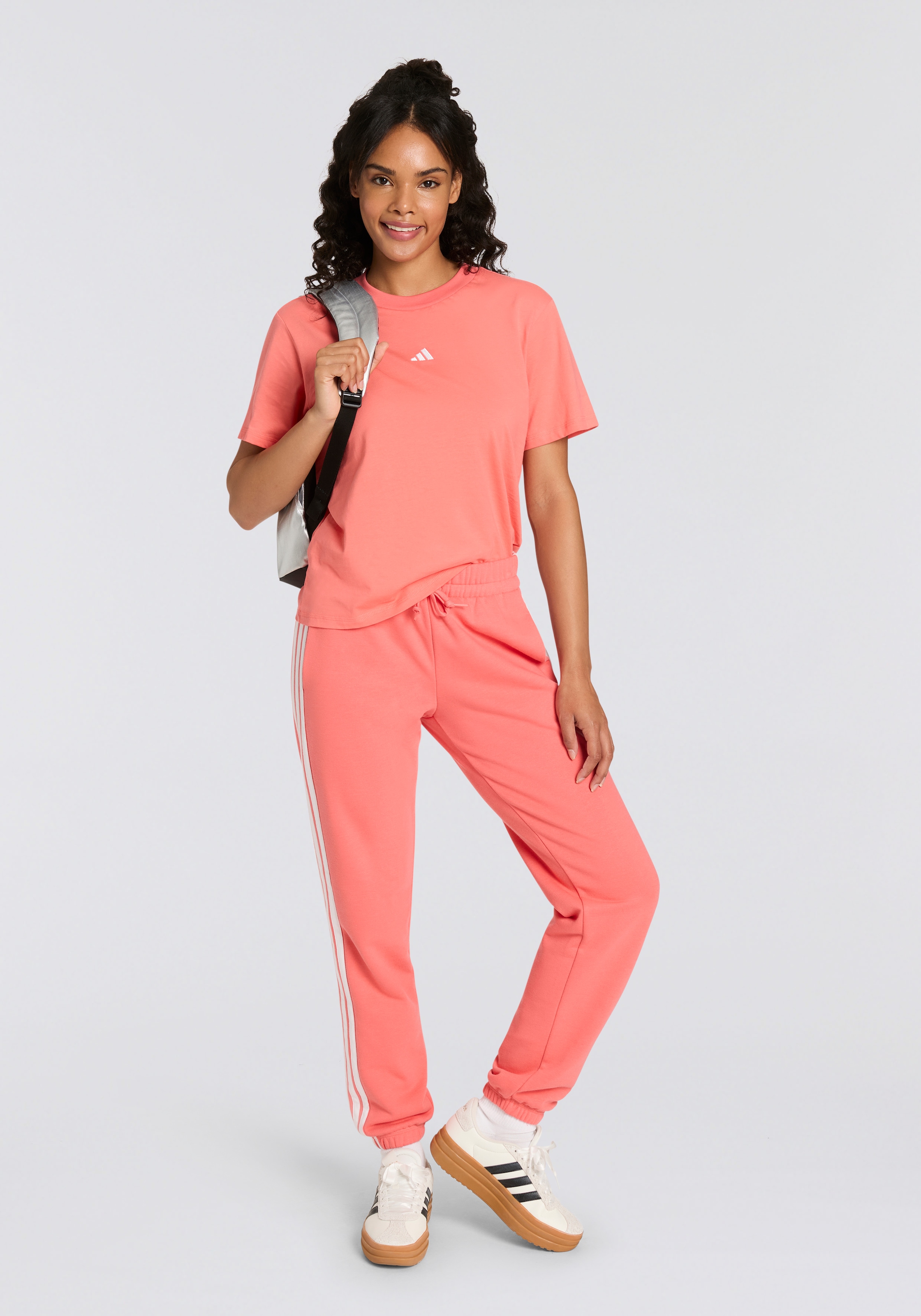 adidas Sportswear Sporthose »W 3S FT CF PT«  Reguläre Passform, mittelhoher Bund, weiches French Terry Material