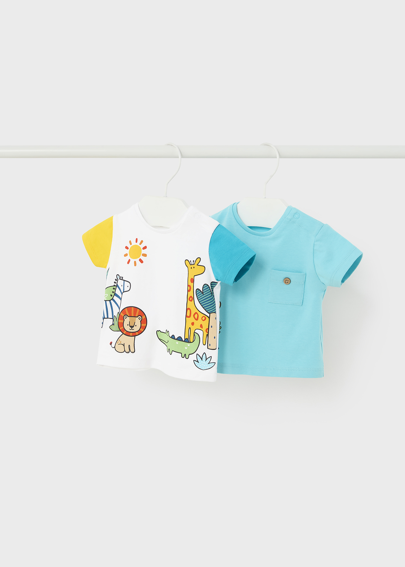 Conjunto de 2 camisetas estampadas Better Cotton para recém-nascidos, estampa Lake.