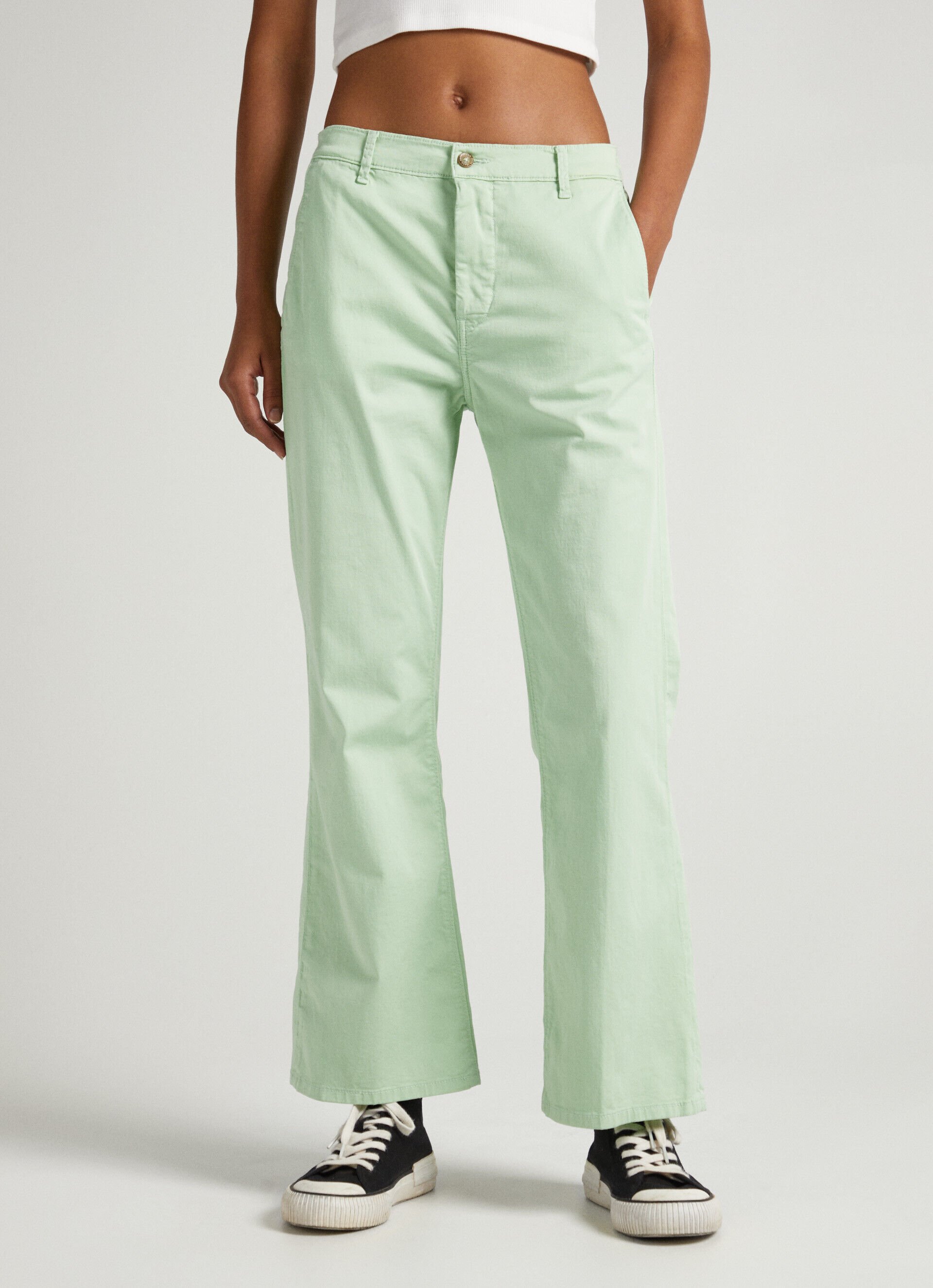 Calça chinesa estilo flare - verde claro