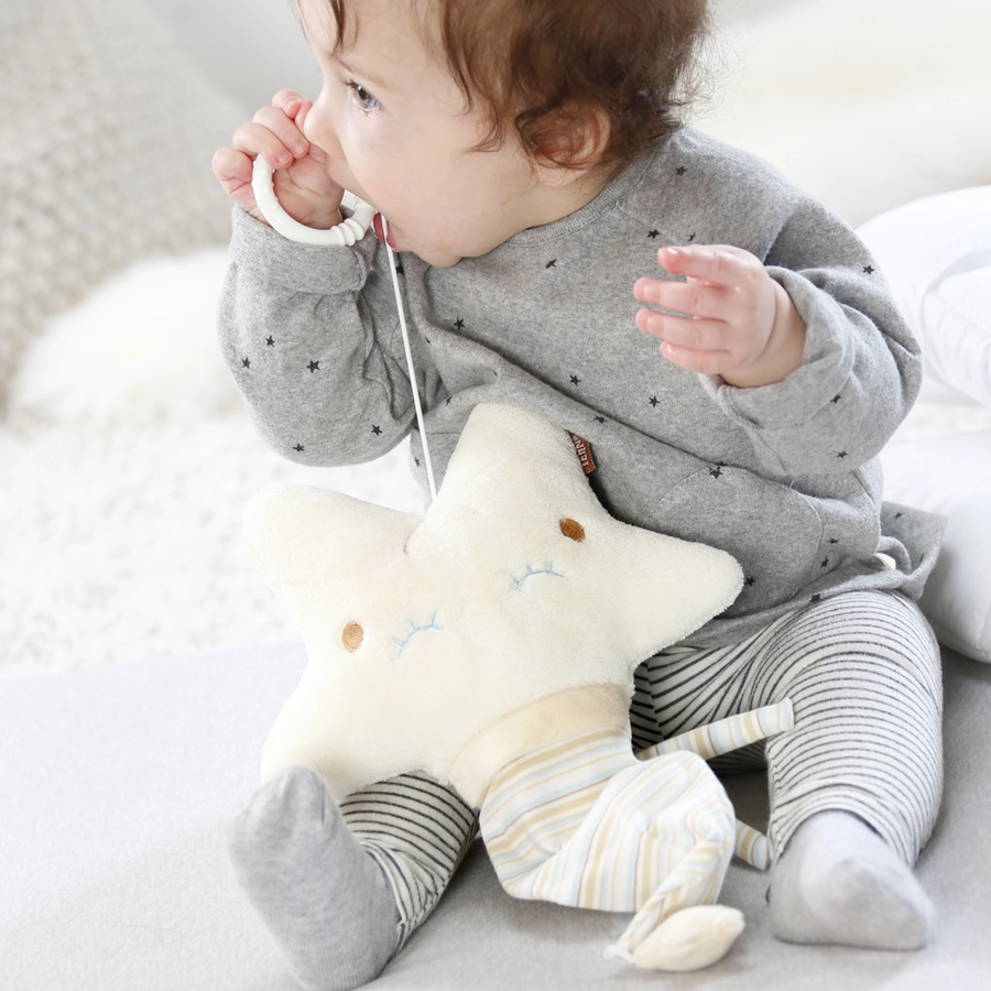 fehn® Spieluhr Stern mit Mütze - Baby Love