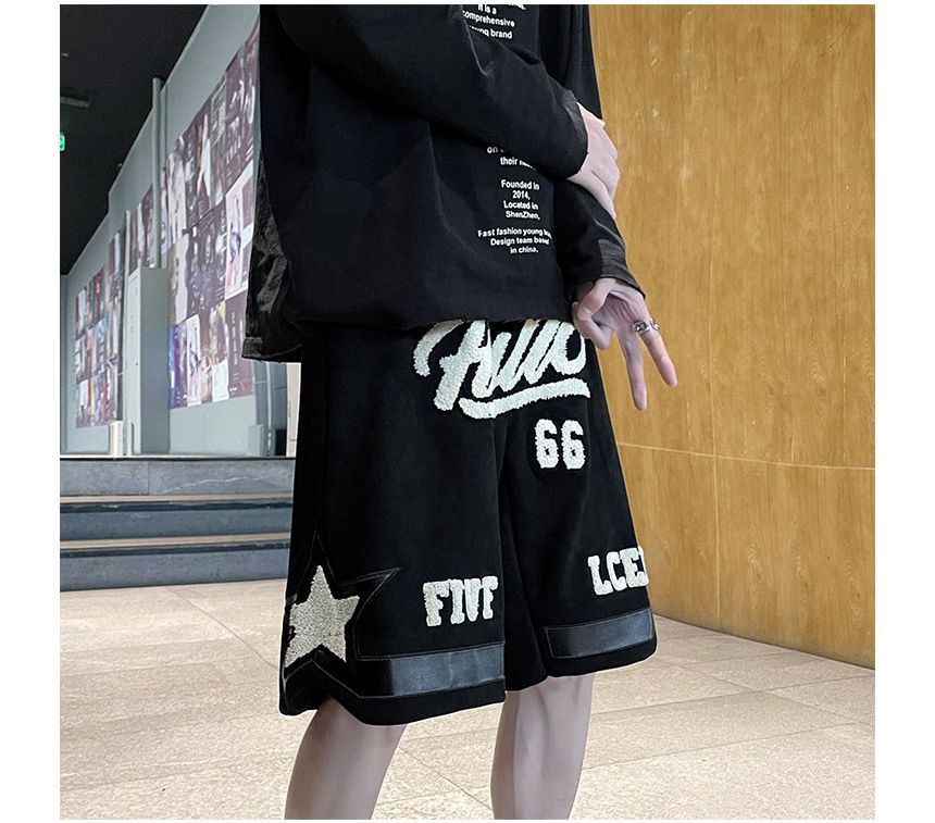 Whyessa - Losse shorts met geborduurde letters