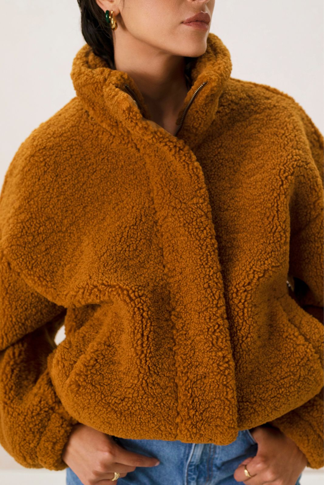 Bruine korte teddy jas