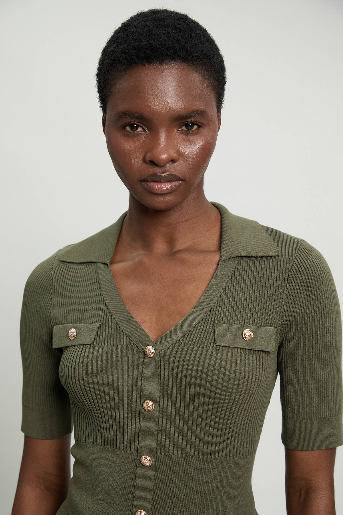 KarenMillen Haut À Col Côtelé À Manches Courtes Avec Détails Militaires