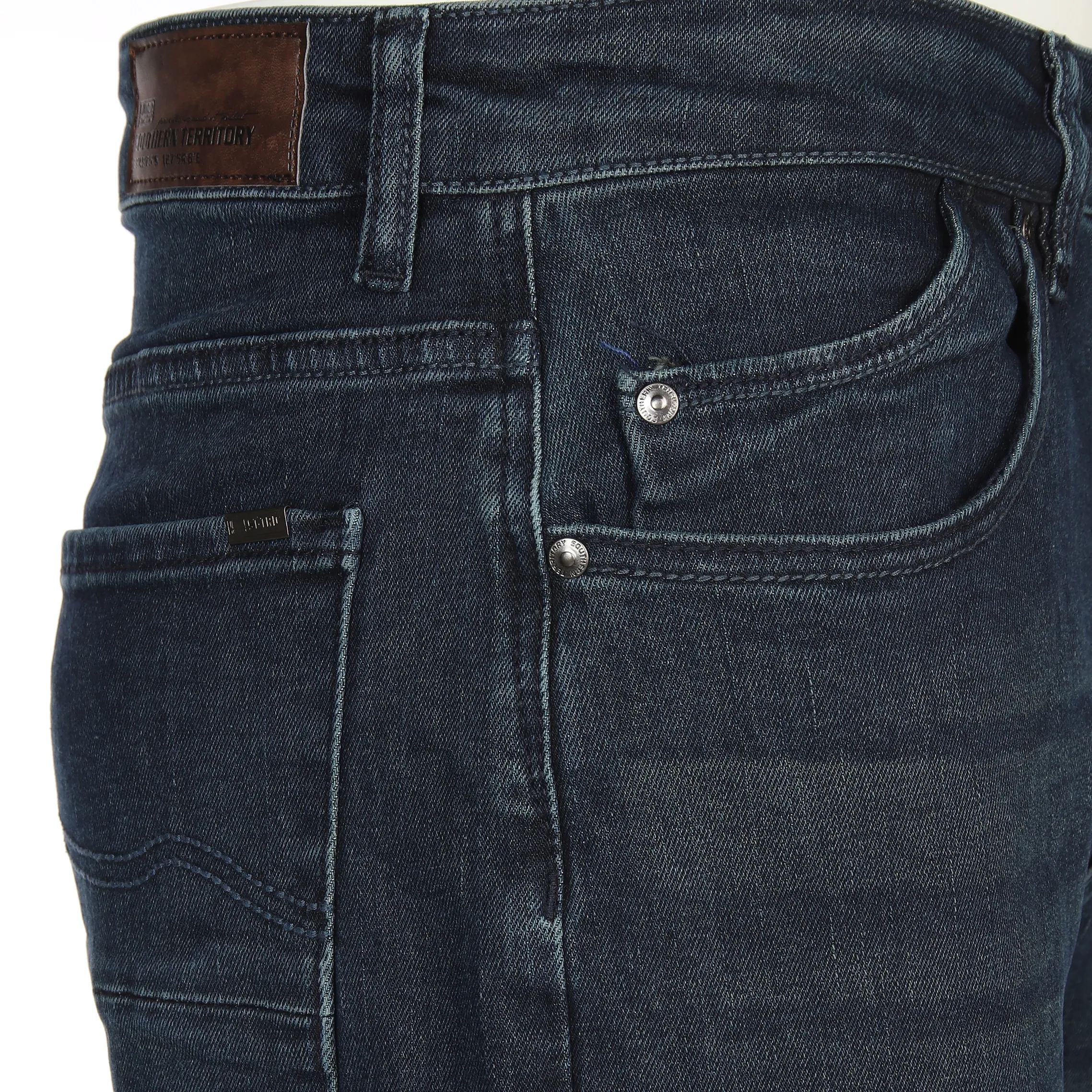 Herren Jeans in dunkler Waschung
