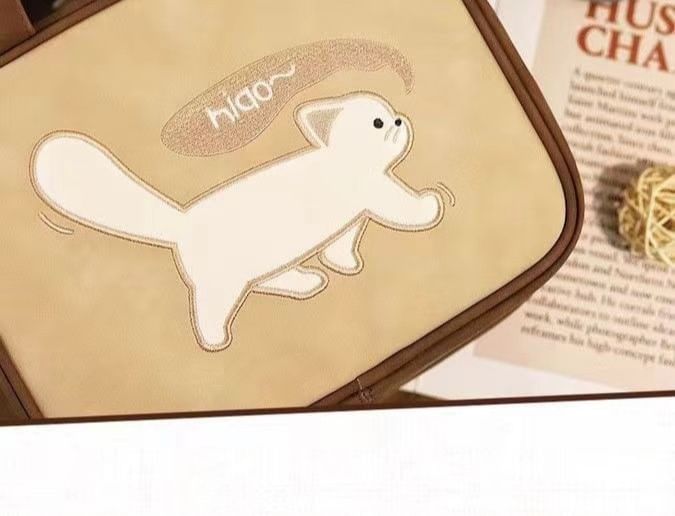 Epoch - Katten make-uptas / toilettas