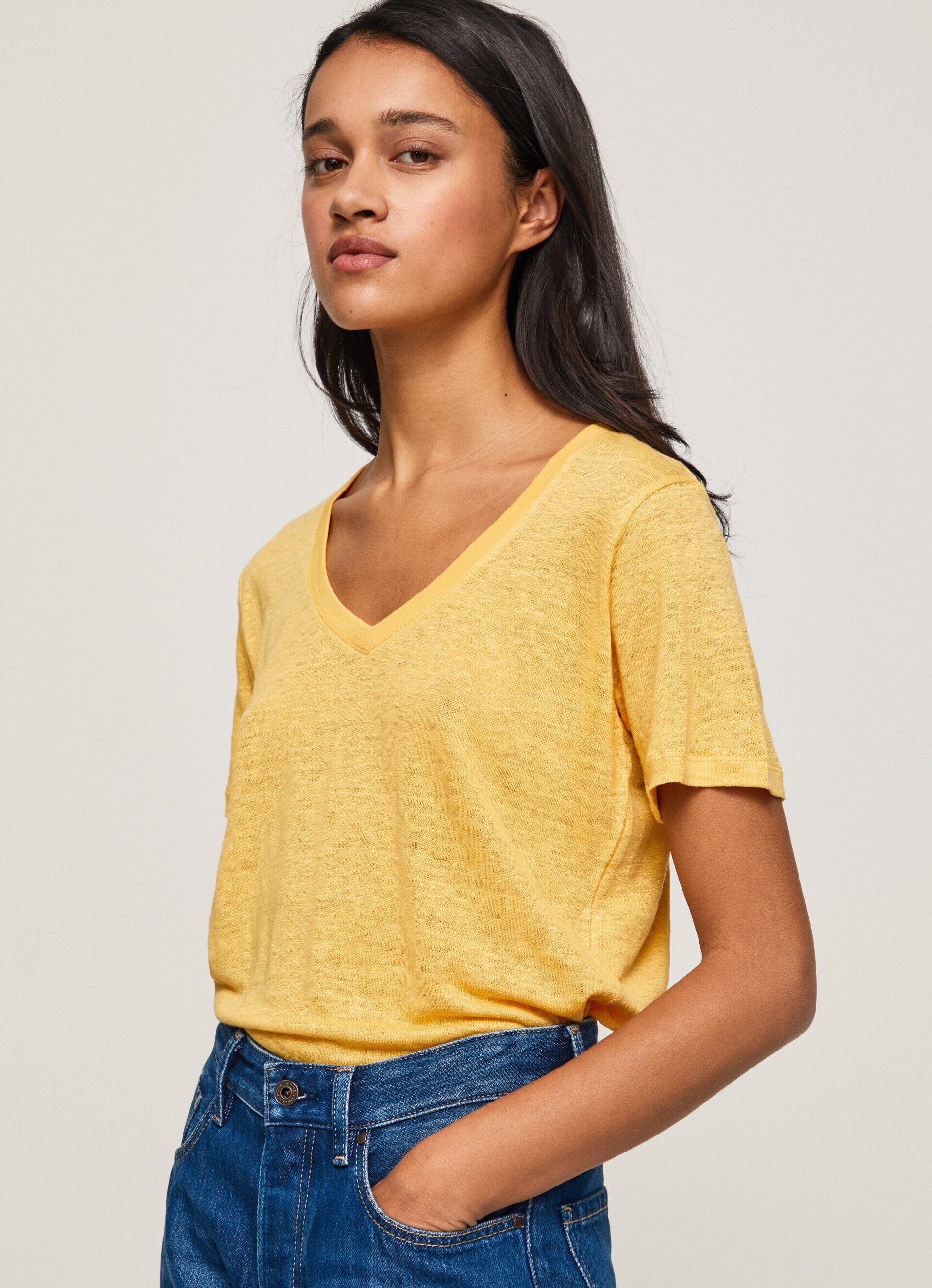 Camiseta de linho com decote em V - brilhante