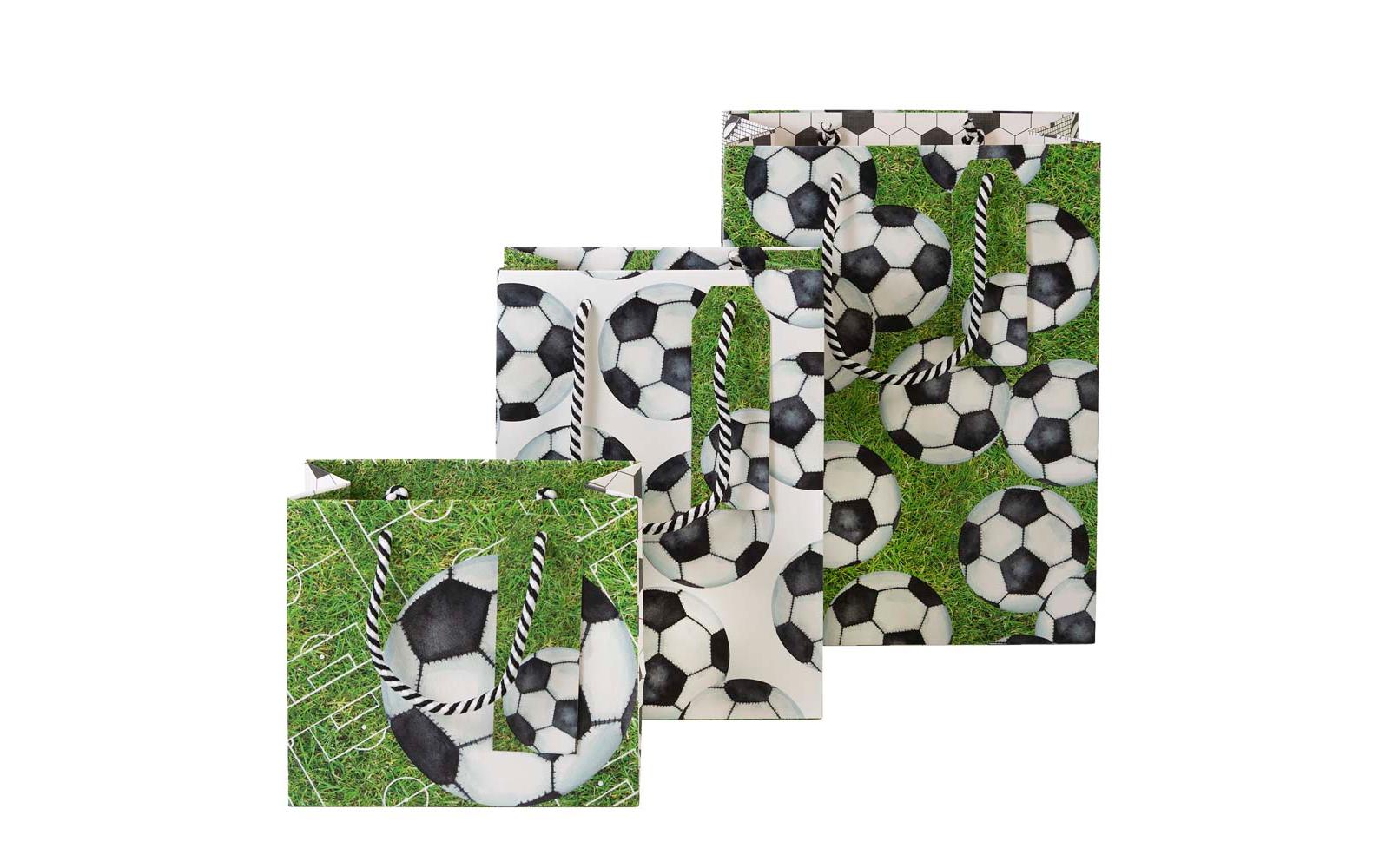 Geschenktasche Fussball 3 Stück, Grün/Schwarz/WeissGeschenktüte mit Trageriemen