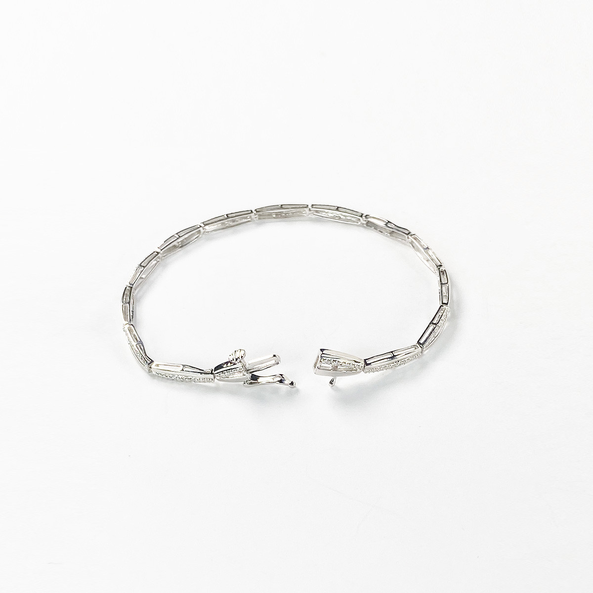 Bracelet d'occasion or 375 blanc diamants 18 cm