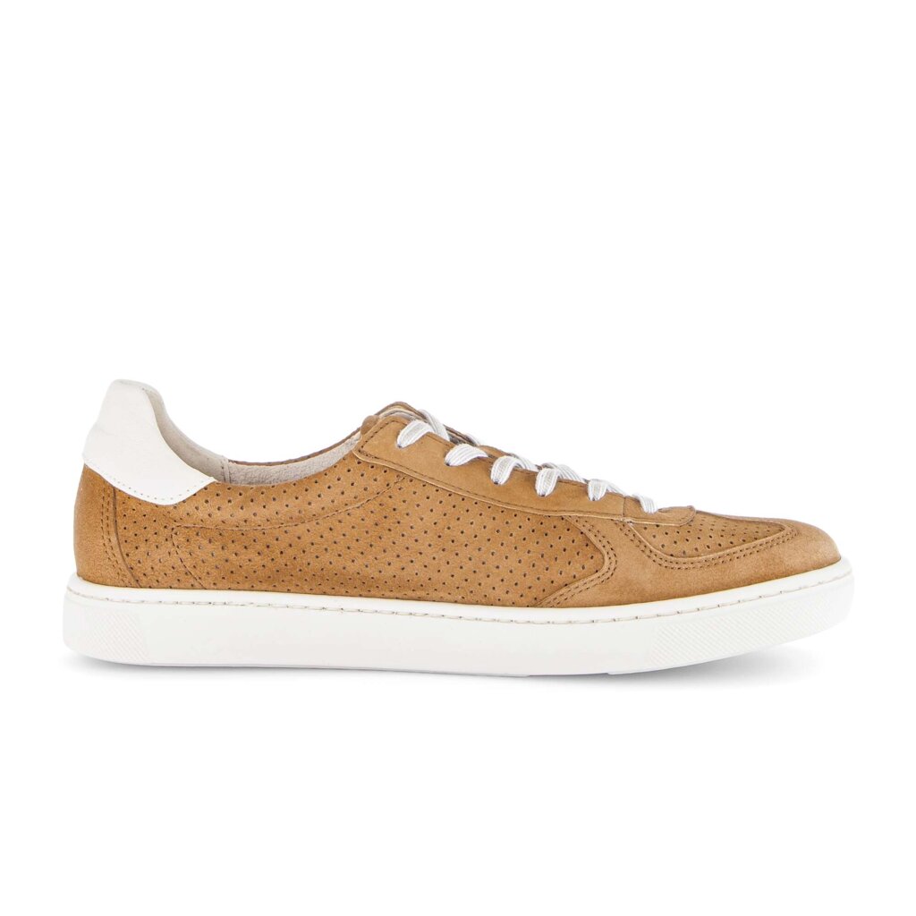 Lage sneaker bruin