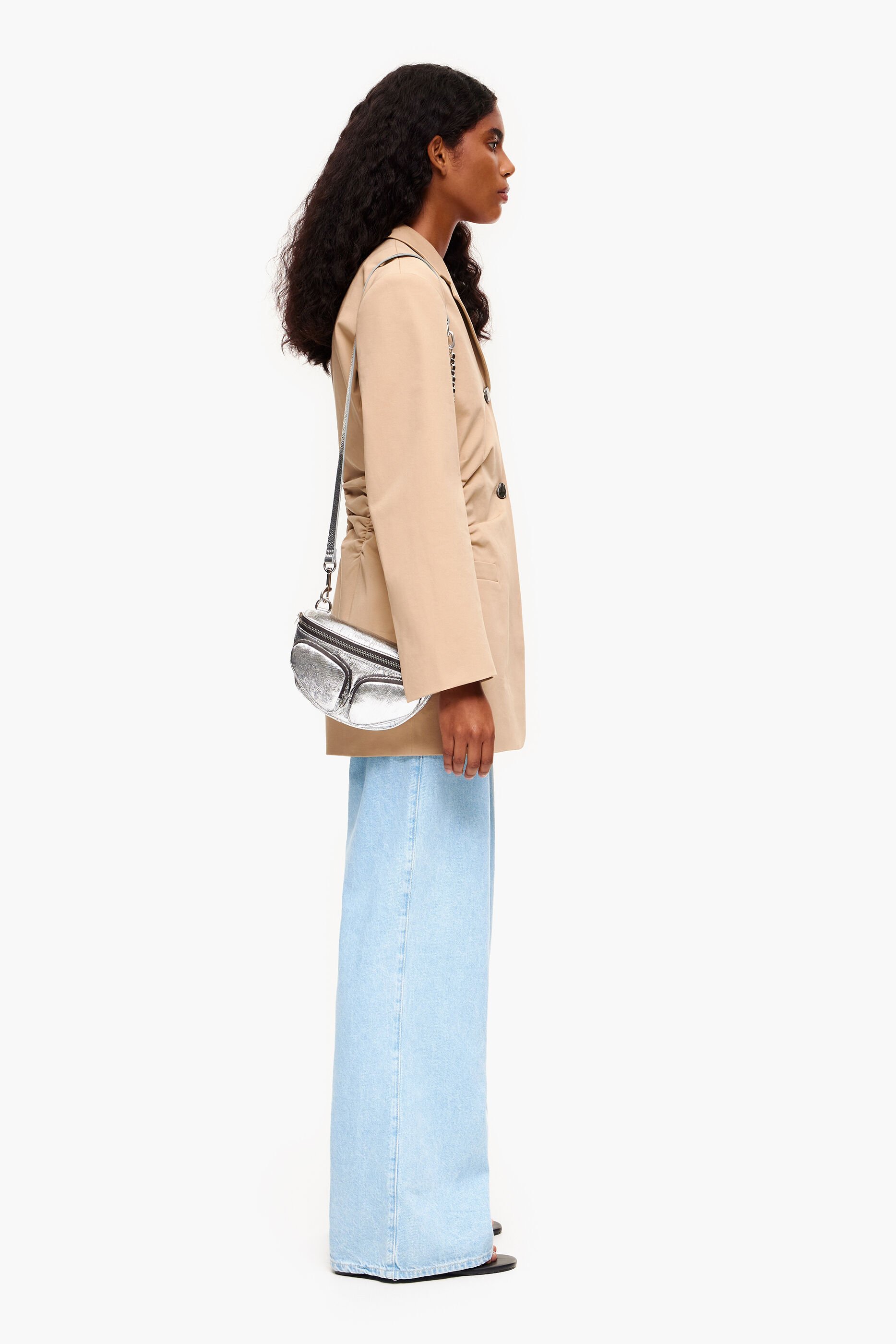 Pochete Pocket XS em couro prateado