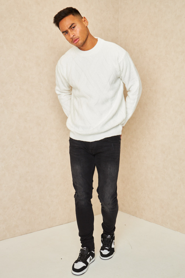 Pull blanc à motif croisé col rond