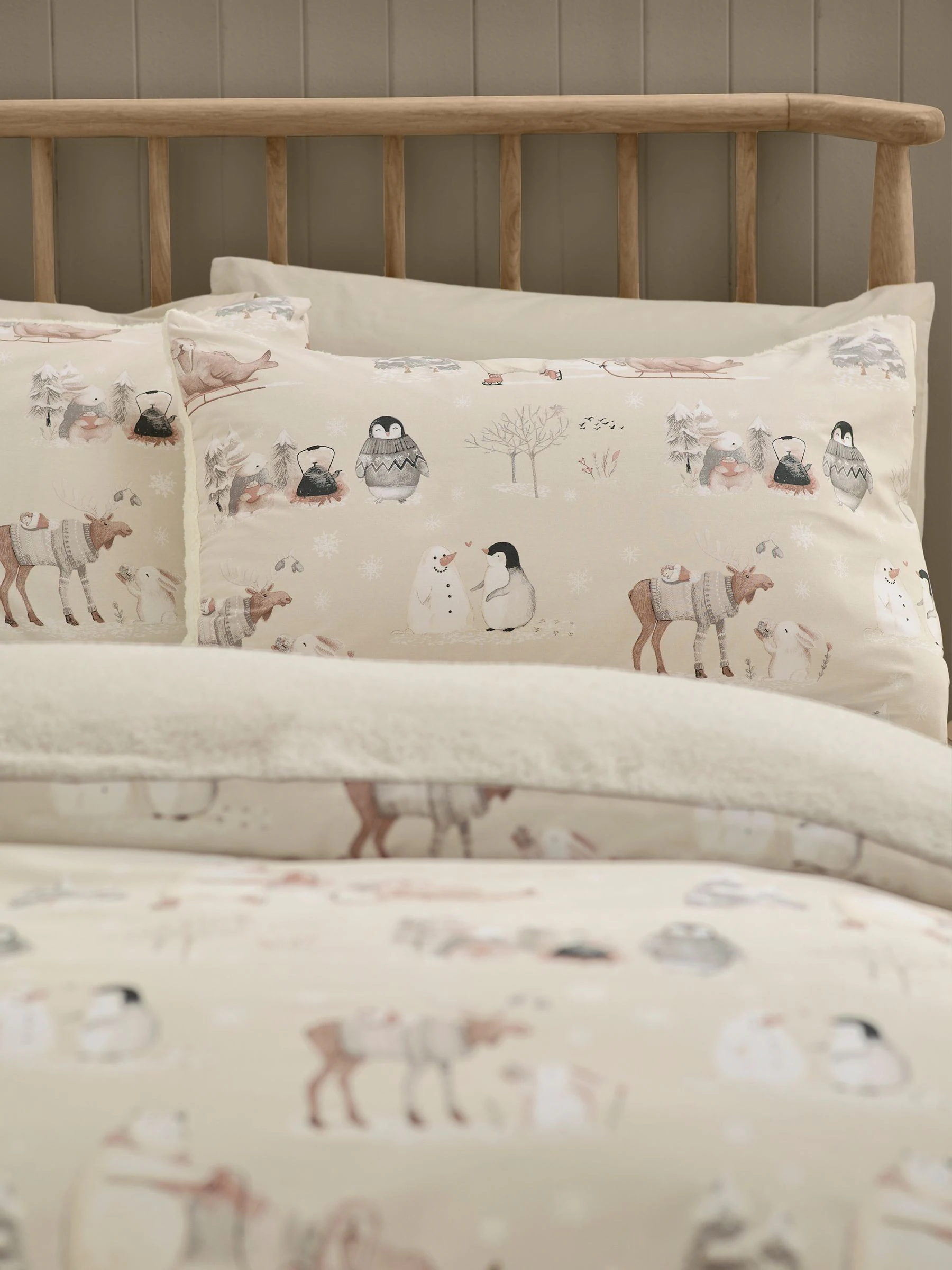 Catherine Lansfield Christmas Winter Friends Cosy Sherpa Duvet Cover Set