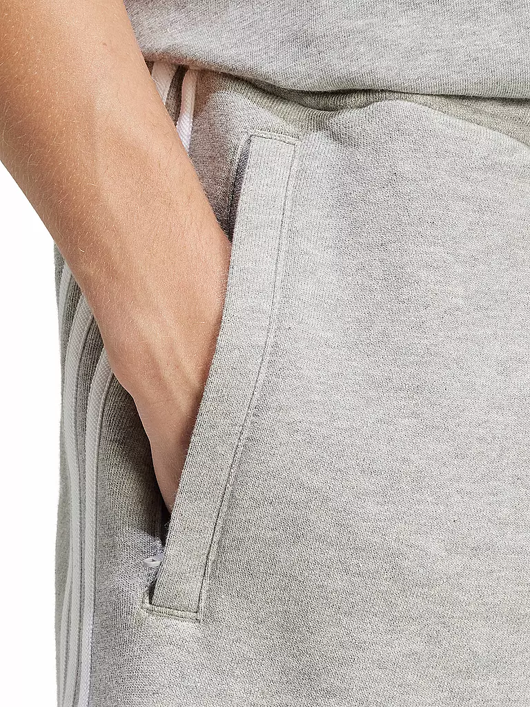ADIDAS ORIGINALS Sweatshorts hellgrau