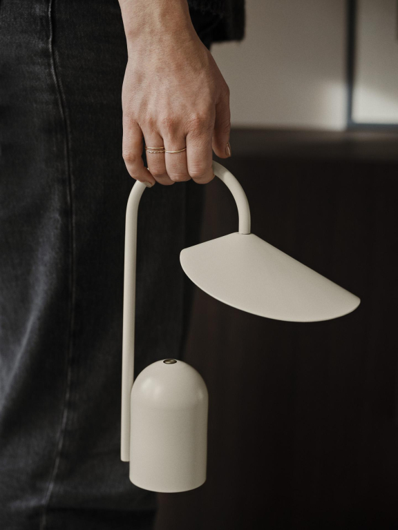 Ferm Living Arum Portable tafellamp LED oplaadbaar Black