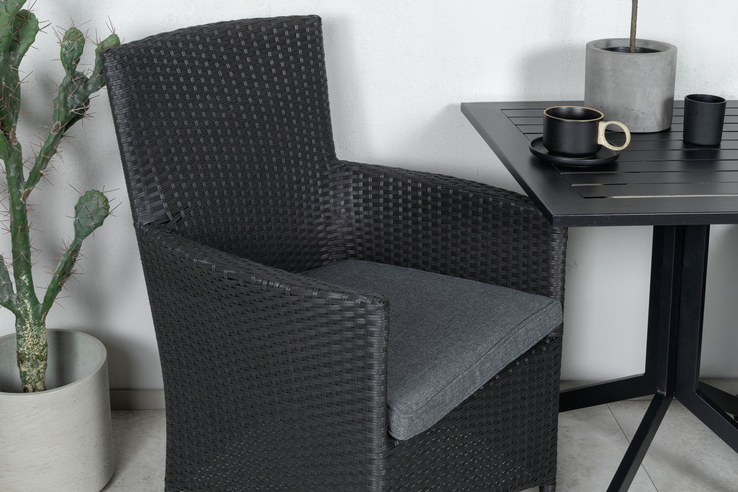 Way tuinset, tafel 70x70cm en 2 stoelen, Malin zwart. 70 x 70 x 72 cm