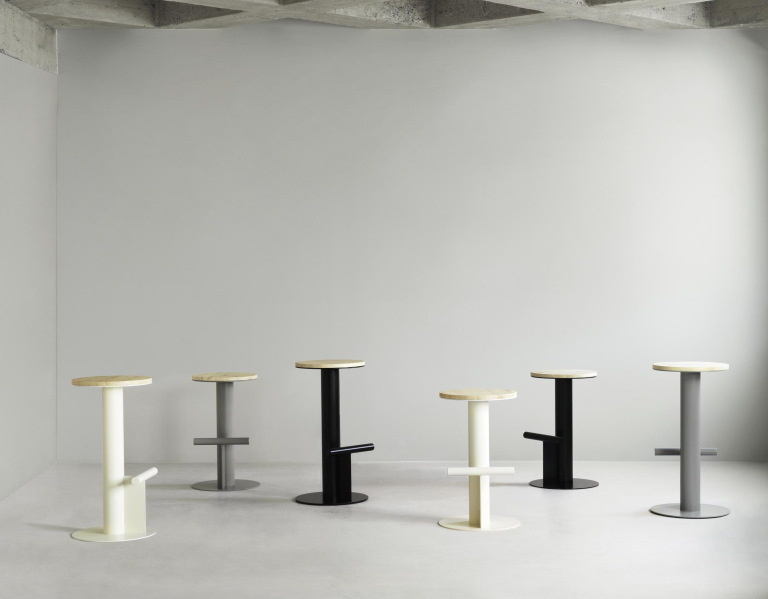 Normann Copenhagen Pole barkruk 65 zwart