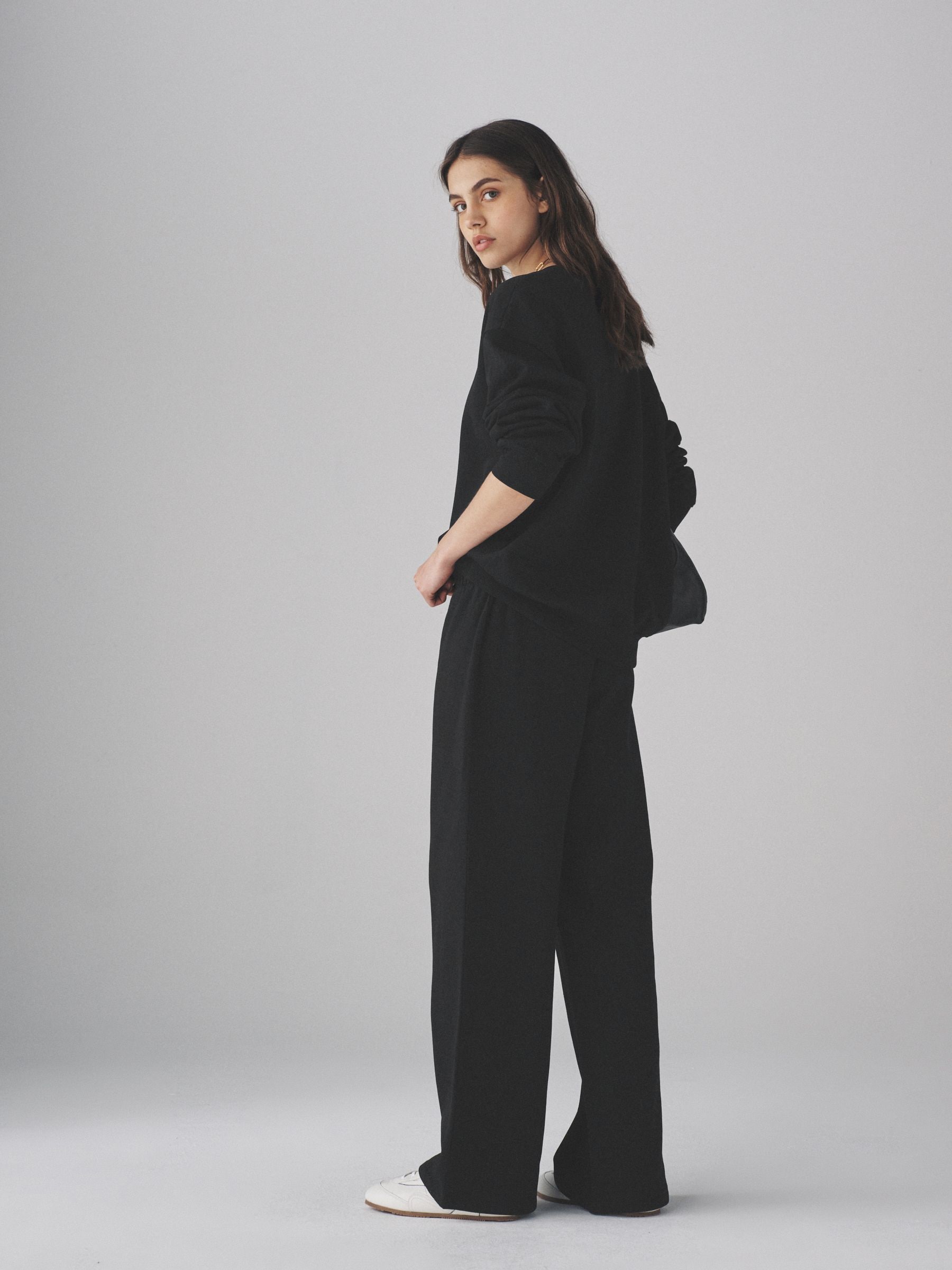 Zwart - The Set Crew Neck Sweatshirt and Wide Leg Joggers Set